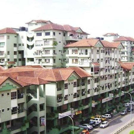 Api Api Centre Apartment Homestay كوتا كينابالو المظهر الخارجي الصورة
