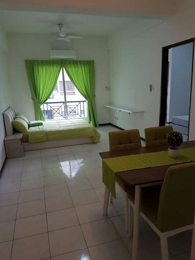 Api Api Centre Apartment Homestay كوتا كينابالو المظهر الخارجي الصورة